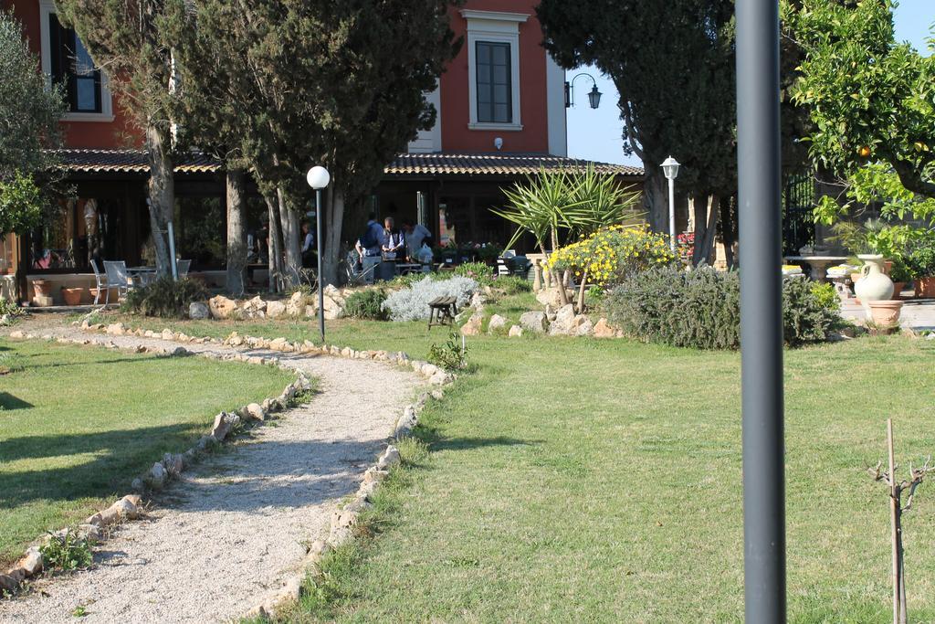 Agriturismo Santa Chiara Alezio Luaran gambar