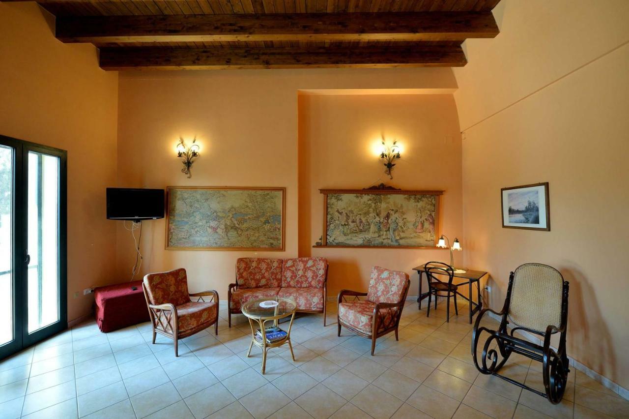 Agriturismo Santa Chiara Alezio Luaran gambar